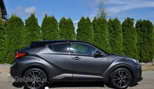 TOYOTA C-HR 