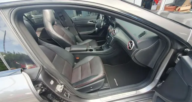MERCEDES-BENZ CLA 220 (CDI) d 7G-DCT AMG Line