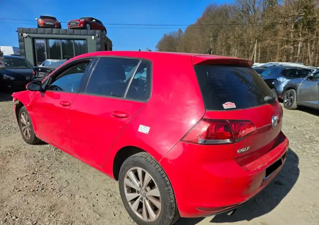 VOLKSWAGEN Golf 1.6 TDI BlueMotion Technology DSG Comfortline