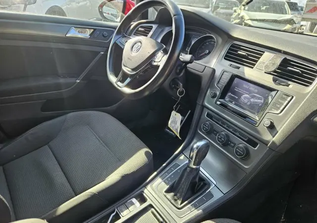 VOLKSWAGEN Golf 1.6 TDI BlueMotion Technology DSG Comfortline
