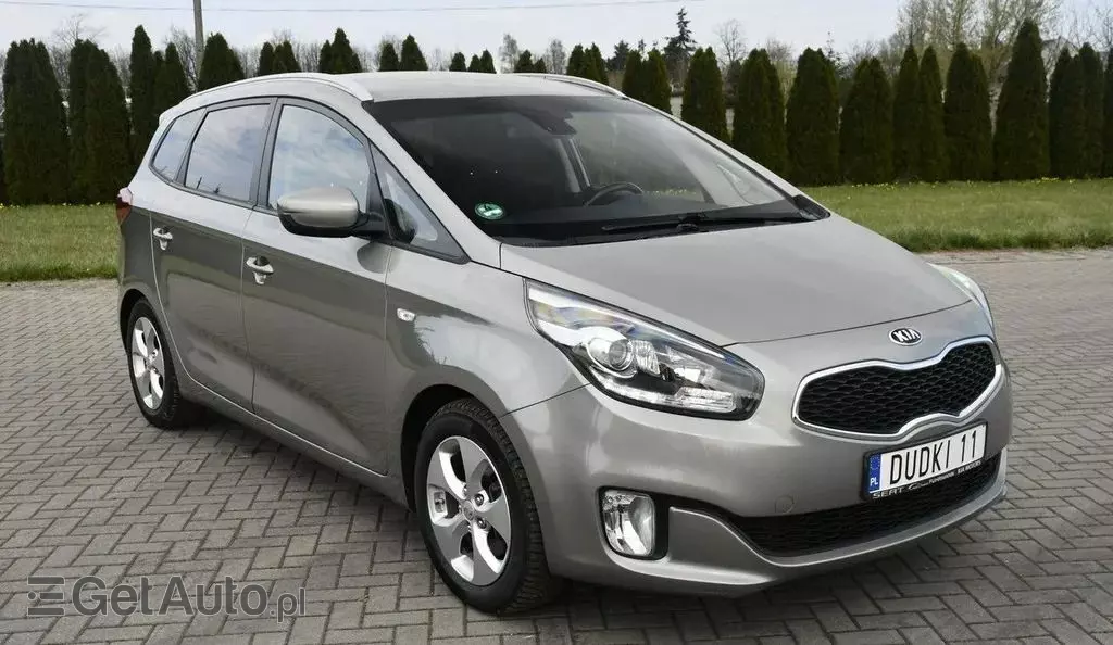 KIA Carens 