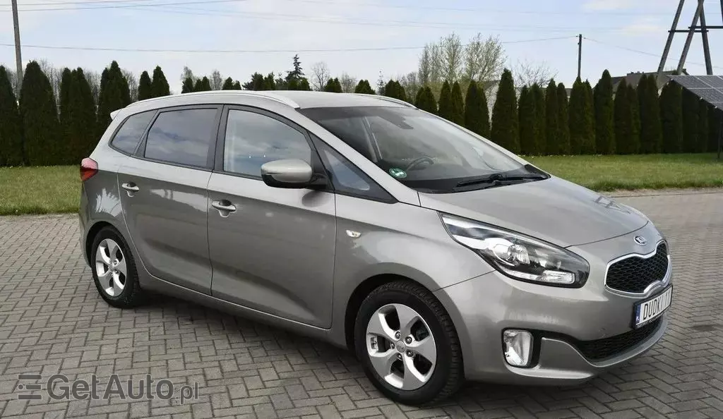 KIA Carens 