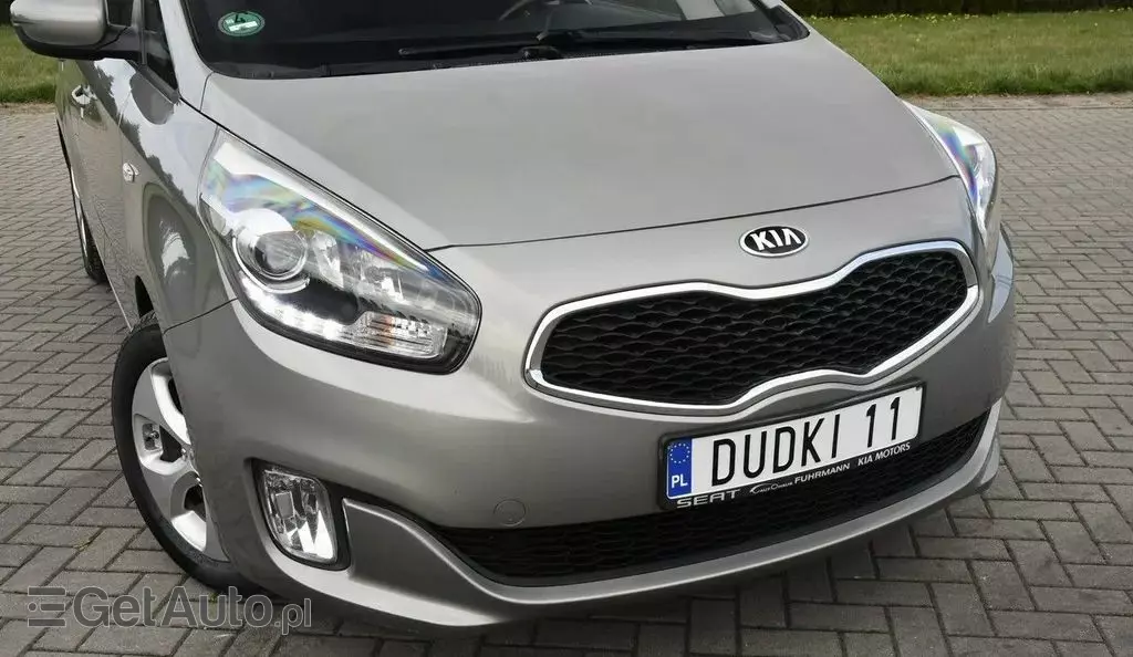 KIA Carens 
