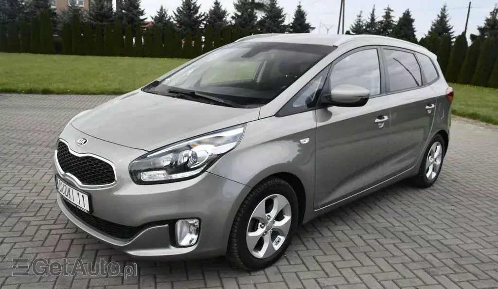 KIA Carens 