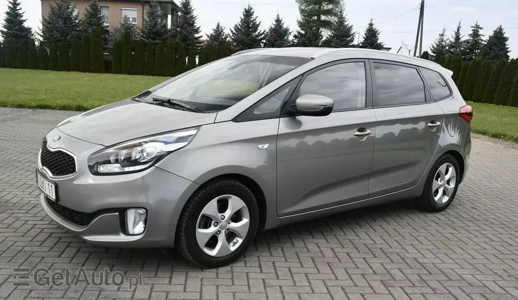 KIA Carens 