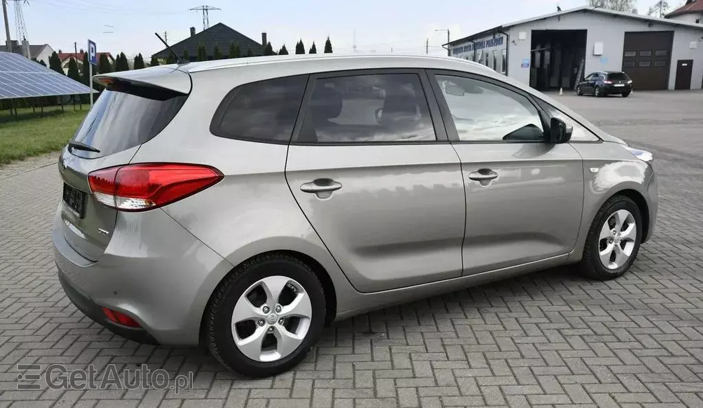 KIA Carens 