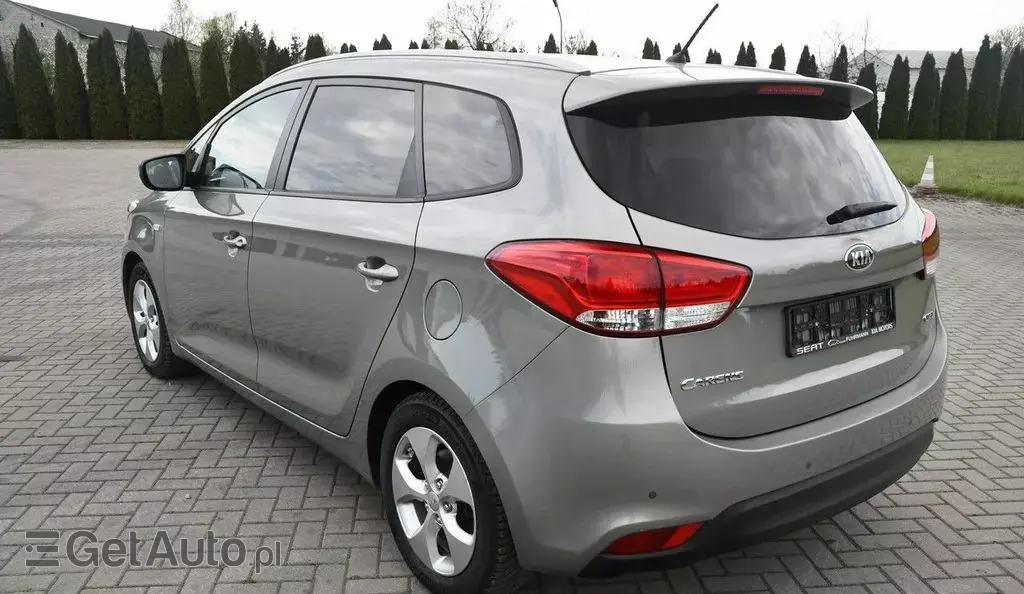 KIA Carens 