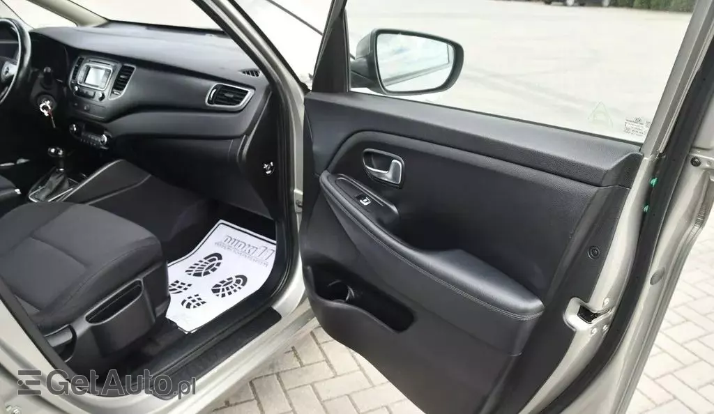 KIA Carens 