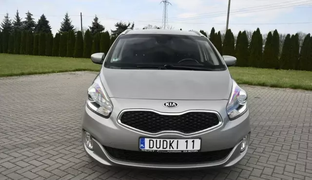 KIA Carens 