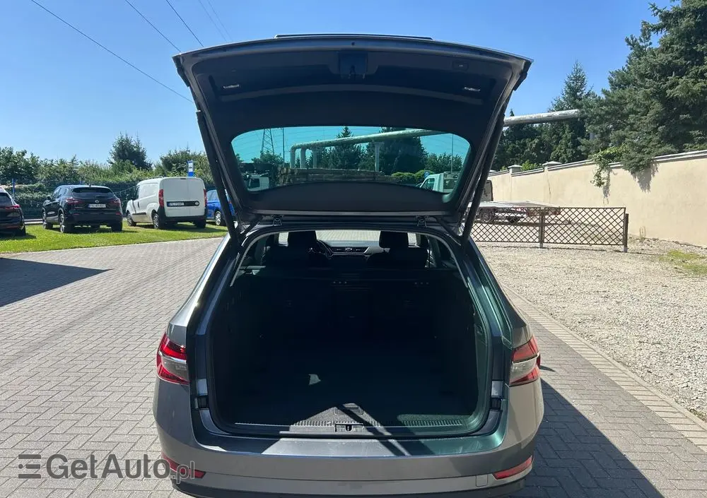 SKODA Superb 2.0 TSI DSG Style