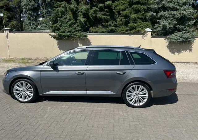 SKODA Superb 2.0 TSI DSG Style