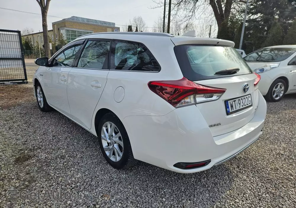 TOYOTA Auris 1.8 VVT-i Hybrid Automatik Executive