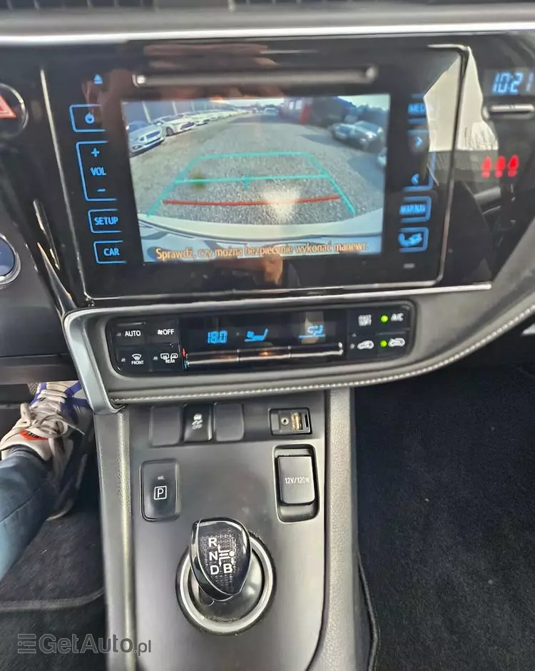 TOYOTA Auris 1.8 VVT-i Hybrid Automatik Executive