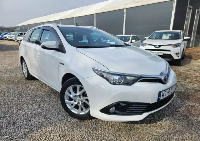 TOYOTA Auris 1.8 VVT-i Hybrid Automatik Executive