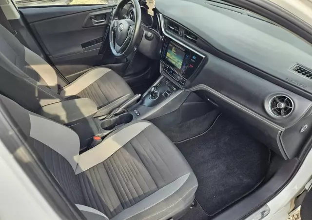 TOYOTA Auris 1.8 VVT-i Hybrid Automatik Executive