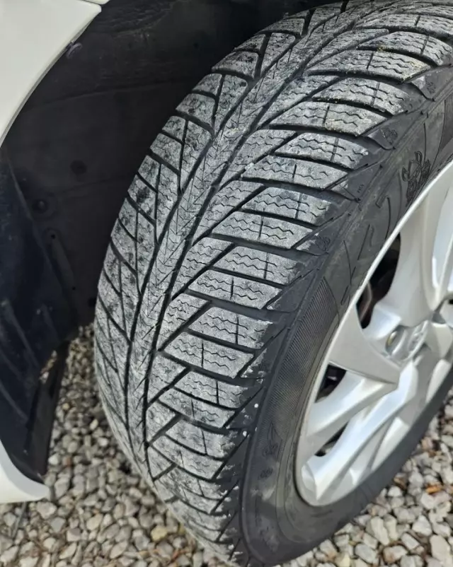 TOYOTA Auris 1.8 VVT-i Hybrid Automatik Executive