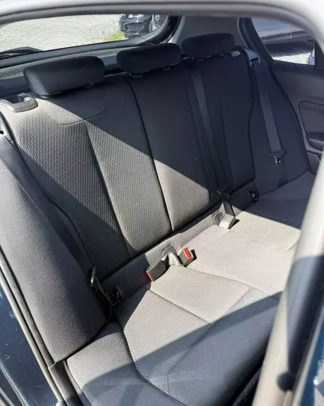 BMW Seria 1 118d DPF Edition Sport