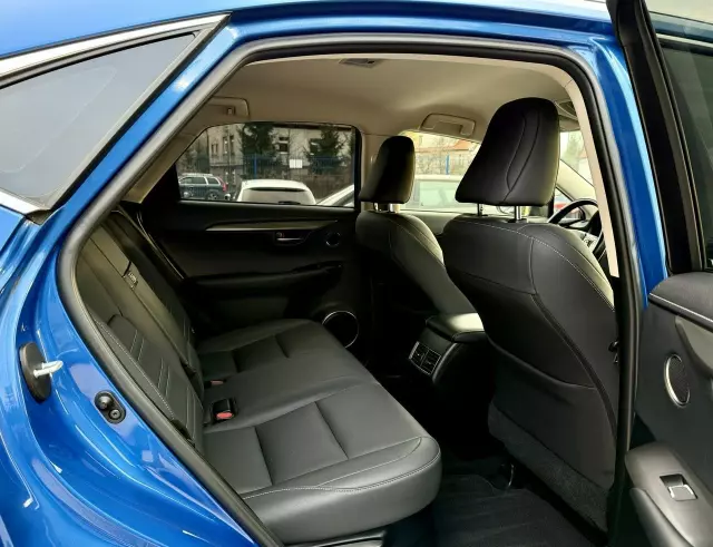 LEXUS NX 300h Prestige AWD