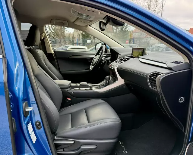 LEXUS NX 300h Prestige AWD