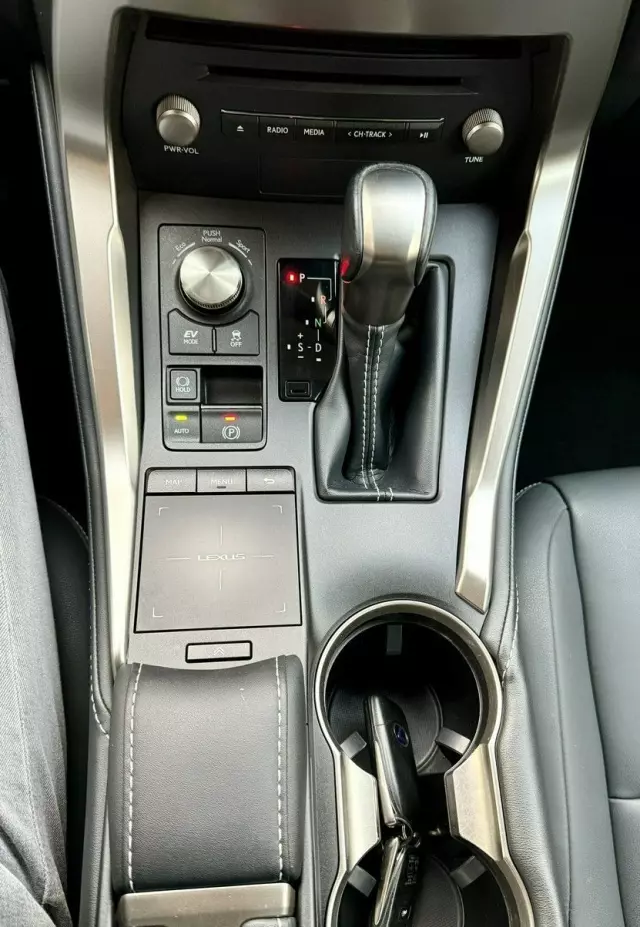 LEXUS NX 300h Prestige AWD