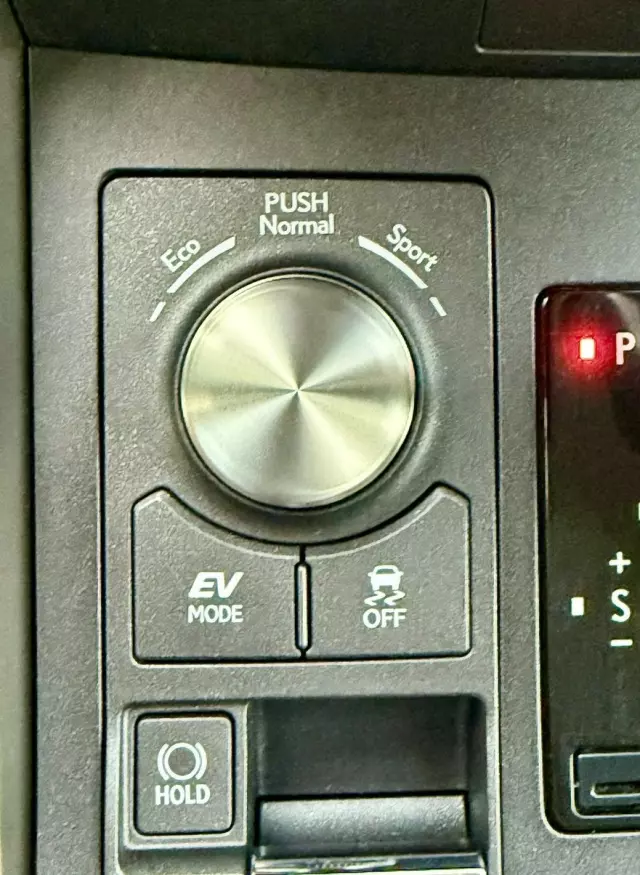 LEXUS NX 300h Prestige AWD