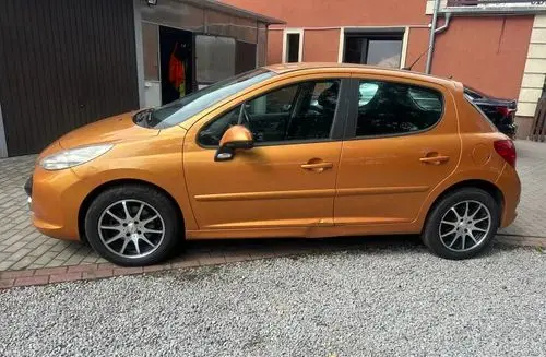 PEUGEOT 207 