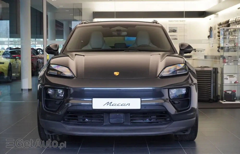 PORSCHE Macan 