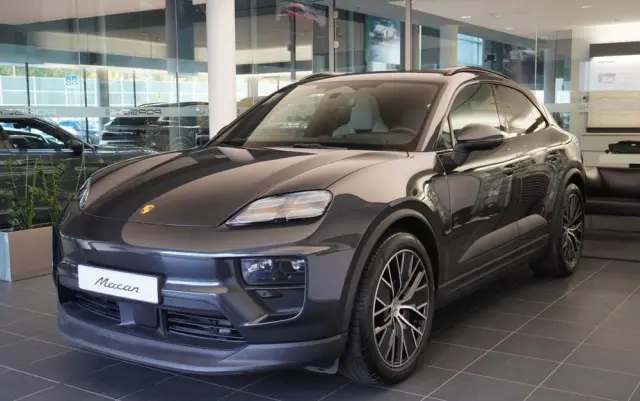 PORSCHE Macan 