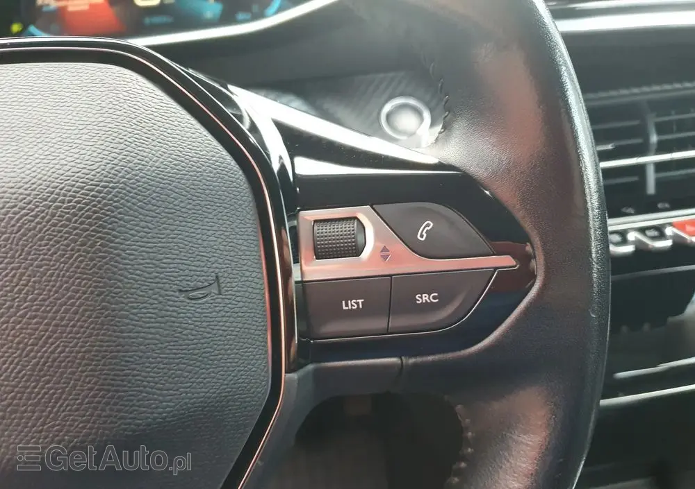 PEUGEOT 2008 PureTech 130 Allure Pack