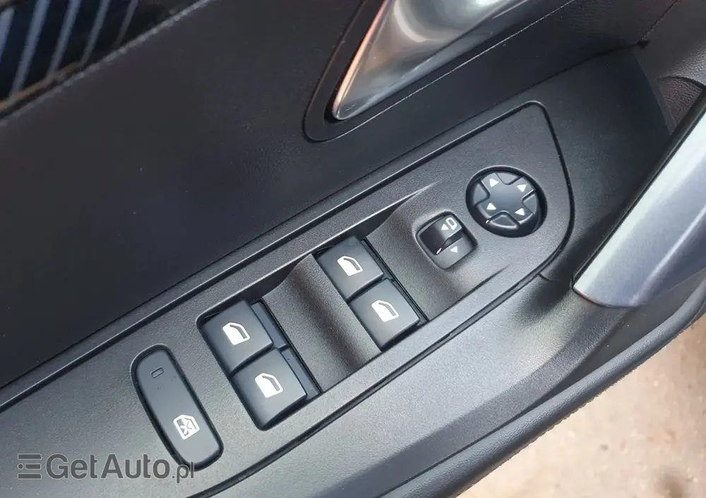 PEUGEOT 2008 PureTech 130 Allure Pack