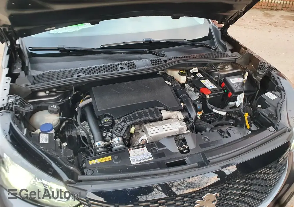 PEUGEOT 2008 PureTech 130 Allure Pack