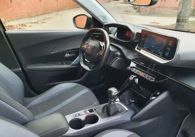 PEUGEOT 2008 PureTech 130 Allure Pack