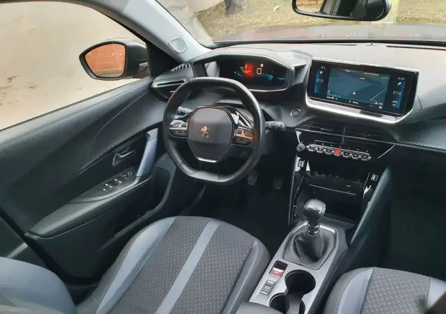 PEUGEOT 2008 PureTech 130 Allure Pack