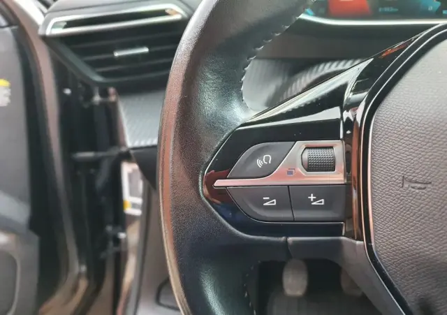 PEUGEOT 2008 PureTech 130 Allure Pack