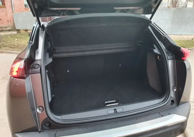 PEUGEOT 2008 PureTech 130 Allure Pack