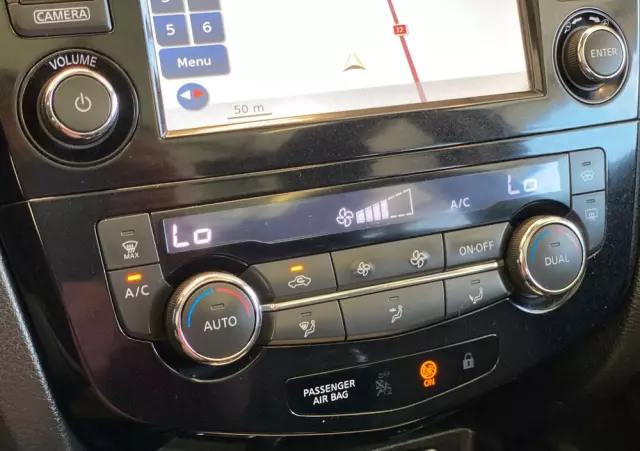 NISSAN Qashqai 1.6 dCi Xtronic N-Connecta