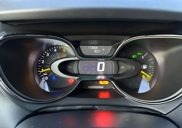 RENAULT Captur 1.5 dCi Energy Limited