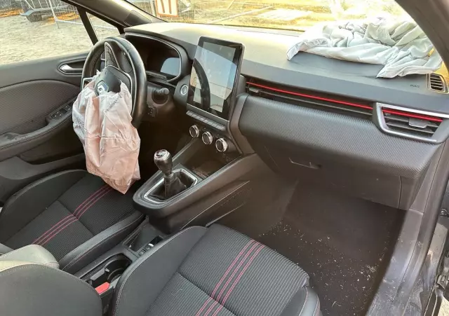 RENAULT Clio TCe 90 R.S LINE