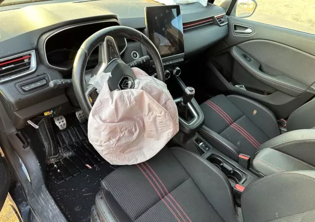 RENAULT Clio TCe 90 R.S LINE