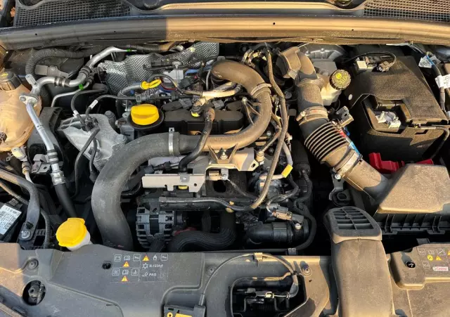 RENAULT Clio TCe 90 R.S LINE