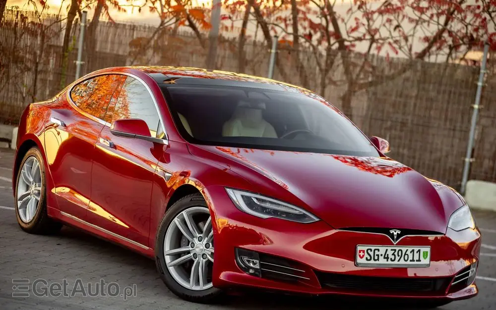 TESLA Model S Long Range Plus