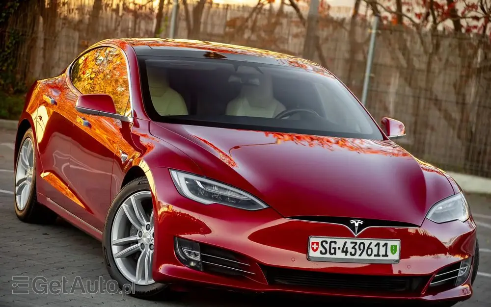 TESLA Model S Long Range Plus