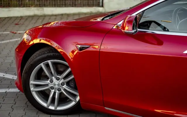 TESLA Model S Long Range Plus