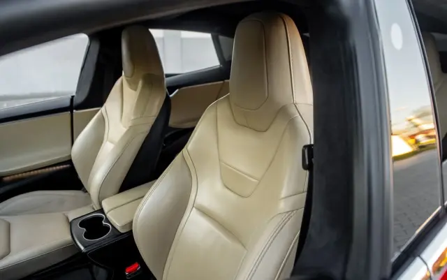 TESLA Model S Long Range Plus