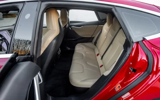 TESLA Model S Long Range Plus