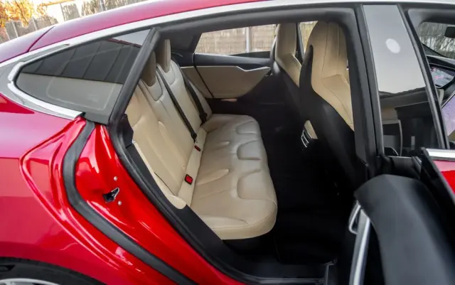 TESLA Model S Long Range Plus