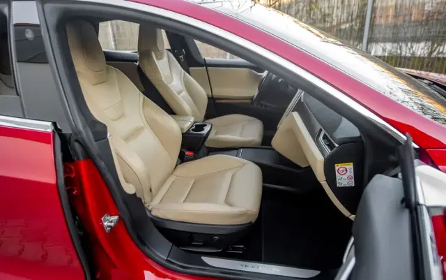 TESLA Model S Long Range Plus