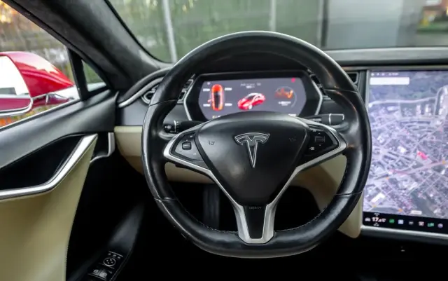 TESLA Model S Long Range Plus