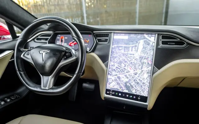 TESLA Model S Long Range Plus