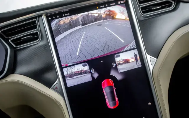 TESLA Model S Long Range Plus